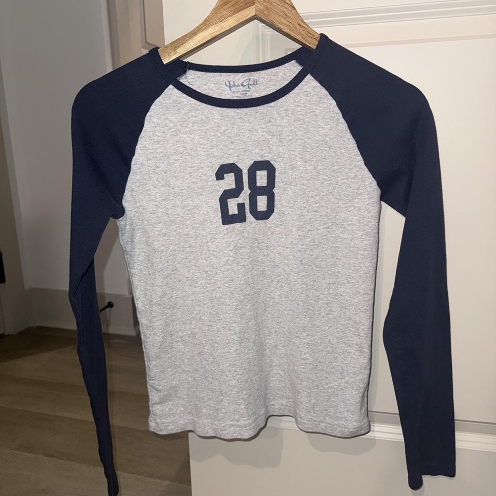 Brandy Melville Heather Gray & Navy Number 28 Raglan Long Sleeve Tee